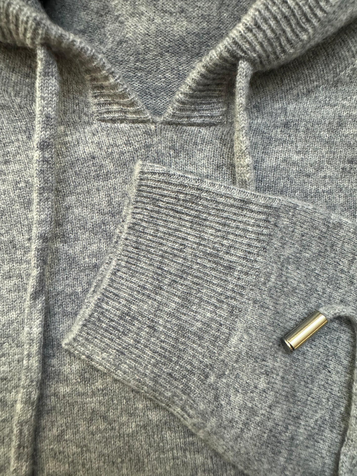 Ljusgrå Stickad Hoodie