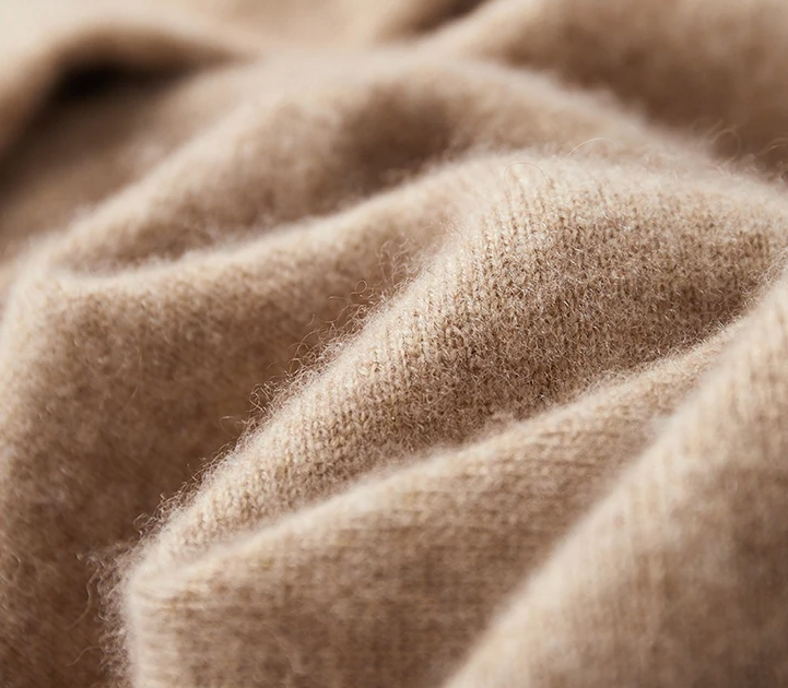 Beige Stickad Hoodie