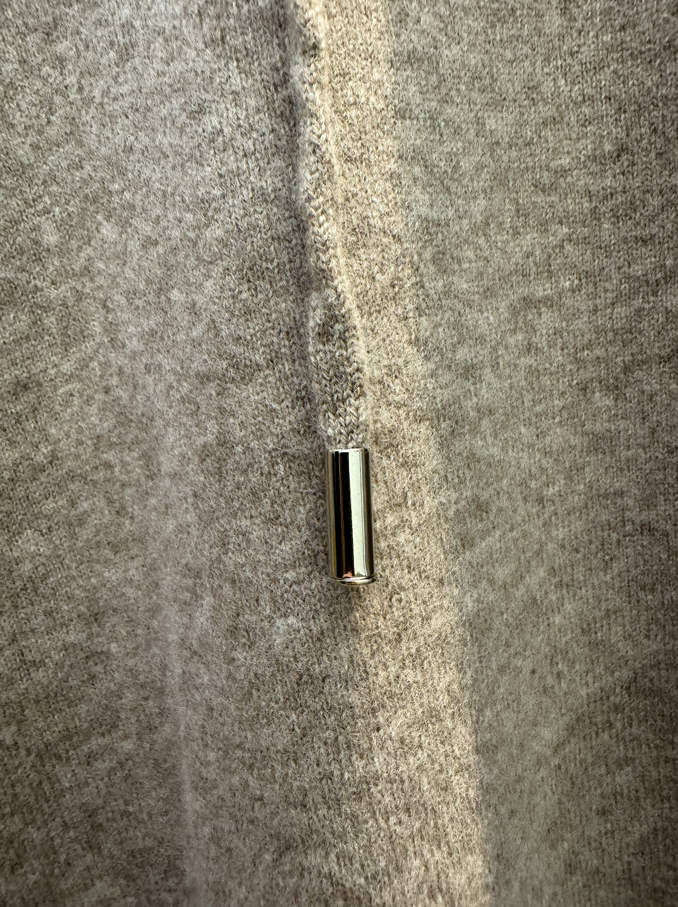 Beige Stickad Hoodie